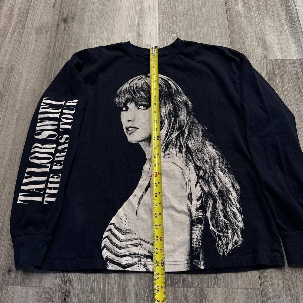 Taylor Swift The Eras Tour Long Sleeve Black Photo Tee Size Medium - Picture 7 of 8